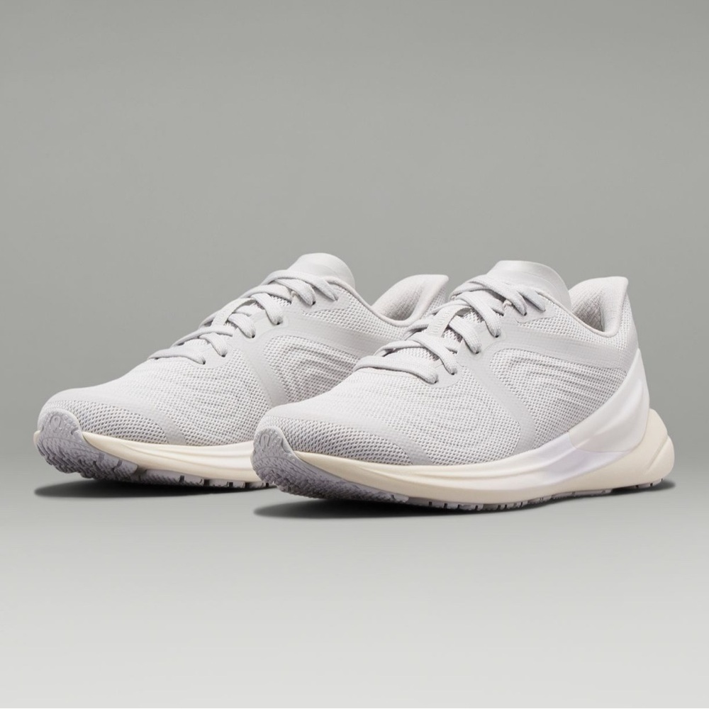 Women’s Lululemon Blissfeel 2 Running Shoe Size 7 Vapor White NEW